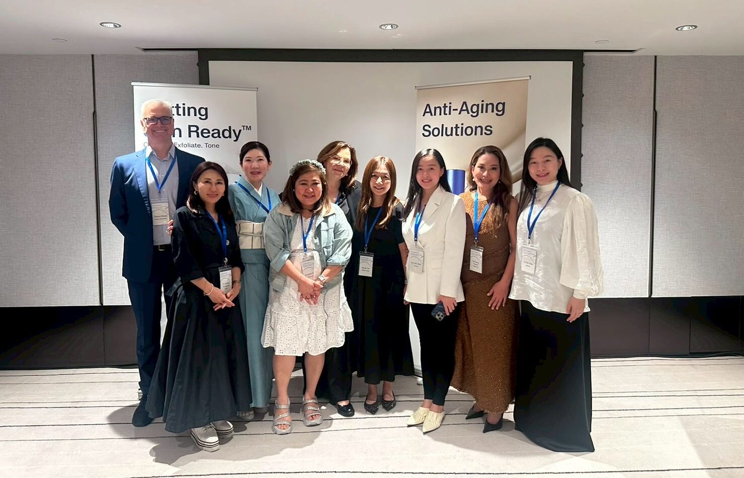 ZO SKIN HEALTH® Asia board meeting 参加した医師たちとはなこ院長の集合写真